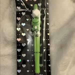 Green Frog Pen with Accents